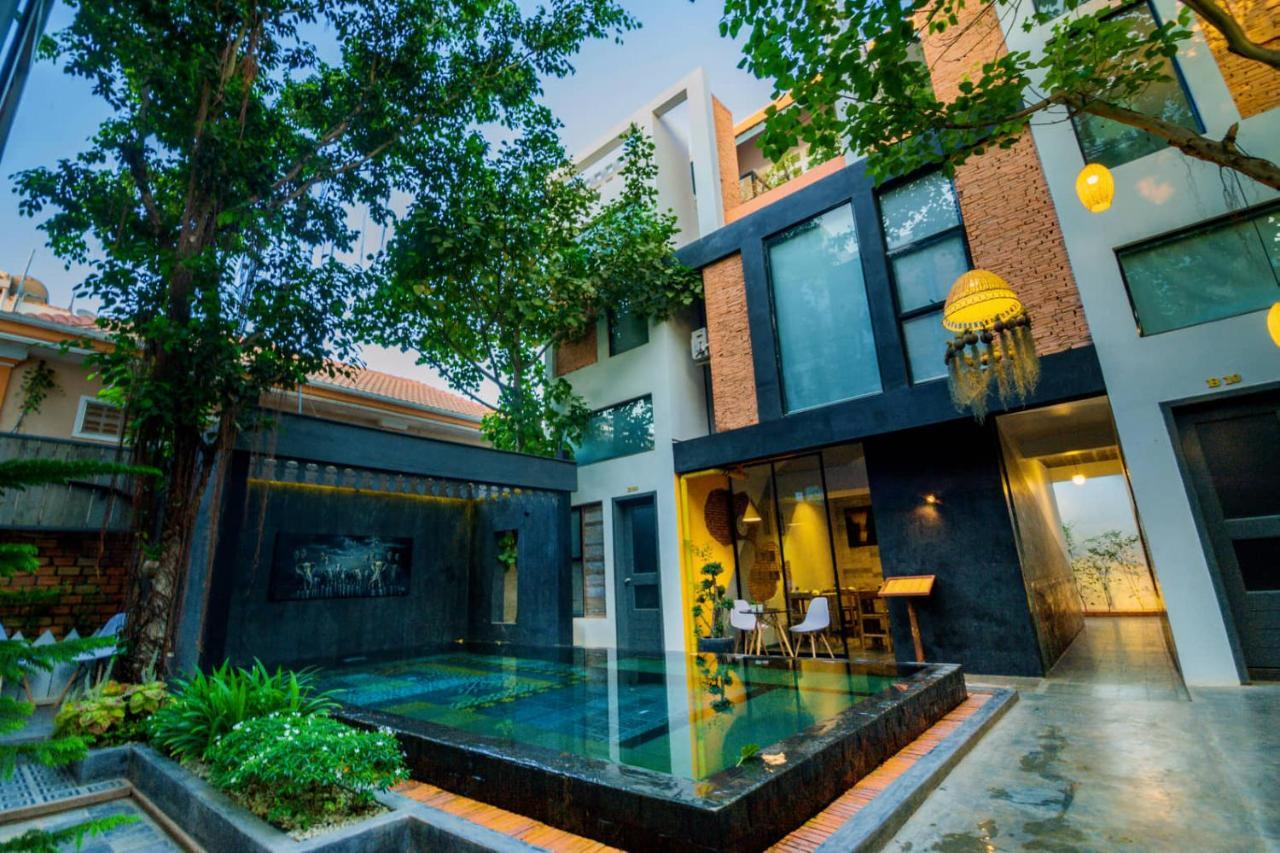 1004 Boutique Hotel Siem Reap Bagian luar foto
