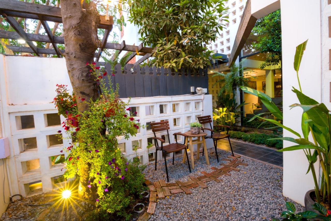 1004 Boutique Hotel Siem Reap Bagian luar foto