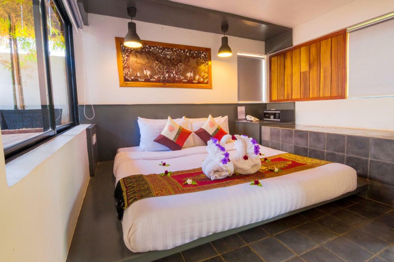 1004 Boutique Hotel Siem Reap Bagian luar foto